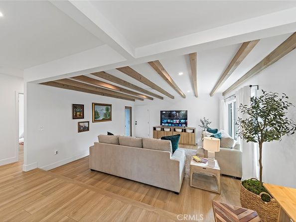 2925 W Oak, Burbank CA 91505