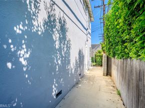 656 W Glenoaks Boulevard, Glendale CA 91202