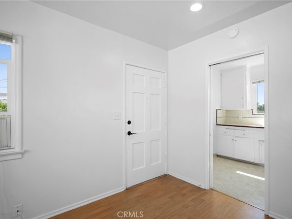 656 W Glenoaks Boulevard, Glendale CA 91202