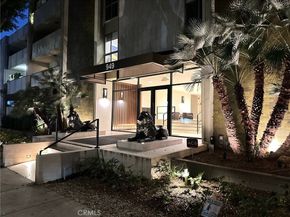 949 N Kings 215, West Hollywood CA 90069