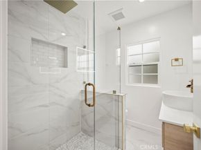 620 E Elmwood Avenue, Burbank CA 91501