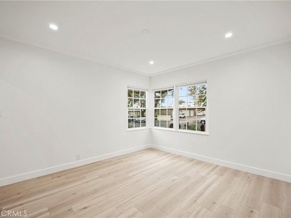 620 E Elmwood Avenue, Burbank CA 91501