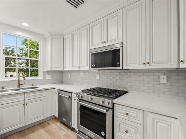 620 E Elmwood Avenue, Burbank CA 91501