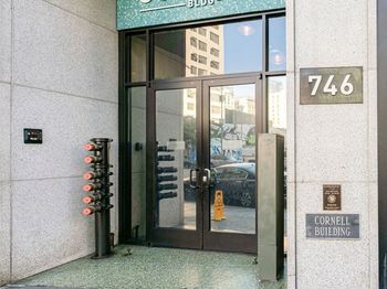 746 S Los Angeles St