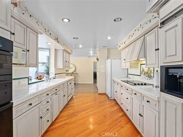 1127 W Foothill Boulevard, Arcadia CA 91006