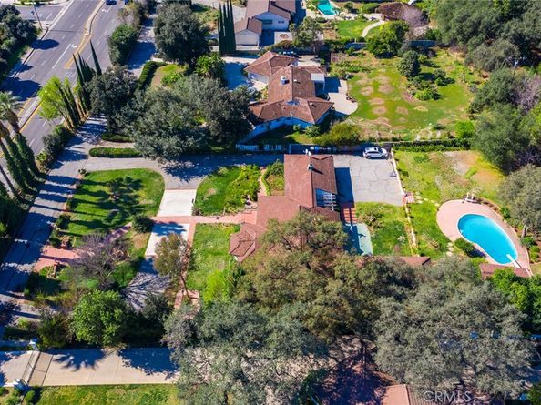 1127 W Foothill Boulevard, Arcadia CA 91006