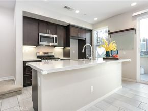 717 S Azusa Avenue F, Azusa CA 91702
