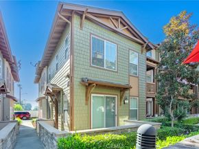 717 S Azusa Avenue F, Azusa CA 91702