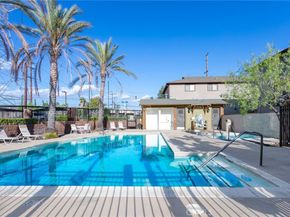 717 S Azusa Avenue F, Azusa CA 91702