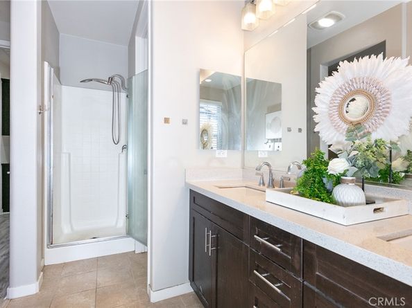 717 S Azusa Avenue F, Azusa CA 91702