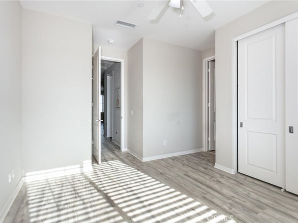 717 S Azusa Avenue F, Azusa CA 91702