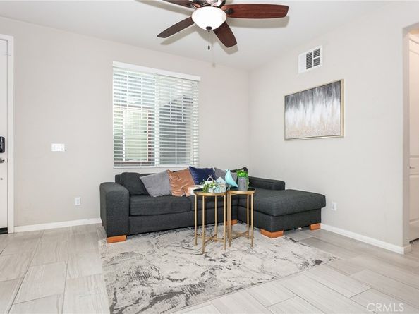 717 S Azusa Avenue F, Azusa CA 91702