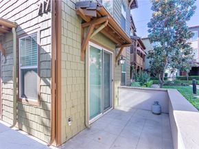 717 S Azusa Avenue F, Azusa CA 91702
