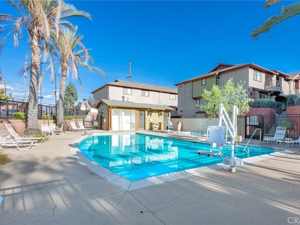 717 S Azusa Avenue F, Azusa CA 91702