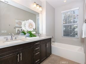 717 S Azusa Avenue F, Azusa CA 91702