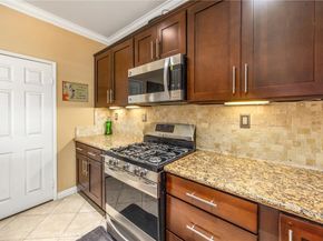 2821 Parksquare, Pomona CA 91767