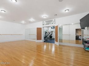 30 Meadowcroft Lane, Greenwich CT 06830