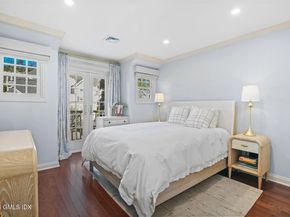 48 Spring Street 14, Greenwich CT 06830