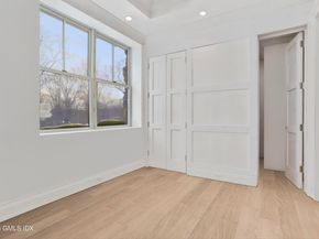 112 Sheephill Road, Riverside CT 06878