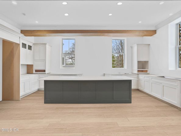 112 Sheephill Road, Riverside CT 06878