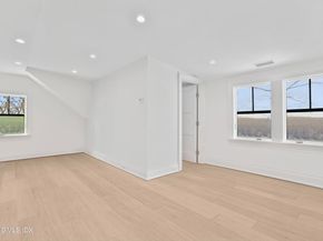 112 Sheephill Road, Riverside CT 06878