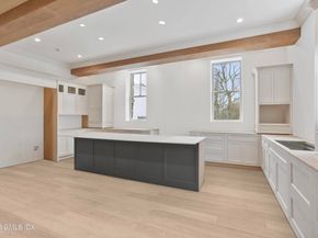 112 Sheephill Road, Riverside CT 06878