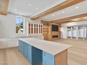 112 Sheephill Road, Riverside CT 06878