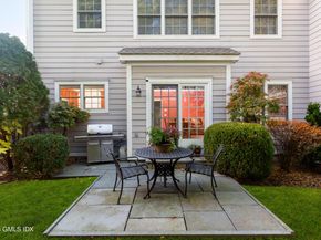 105 Hamilton Avenue 9, Greenwich CT 06830