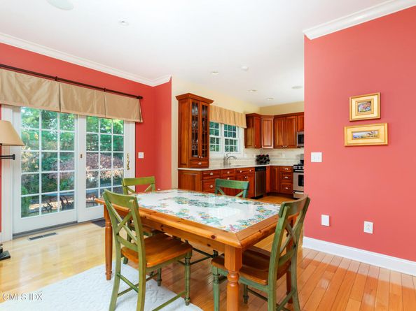 105 Hamilton Avenue 9, Greenwich CT 06830