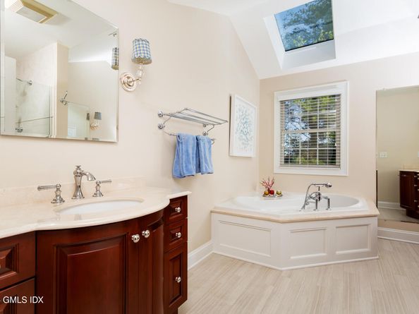 105 Hamilton Avenue 9, Greenwich CT 06830