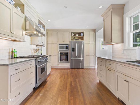 38 Van Rensselaer Avenue, Stamford CT 06902