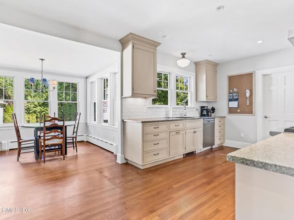 38 Van Rensselaer Avenue, Stamford CT 06902