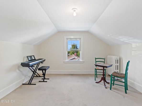 38 Van Rensselaer Avenue, Stamford CT 06902