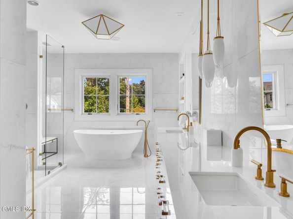 12 Turner Drive, Greenwich CT 06830