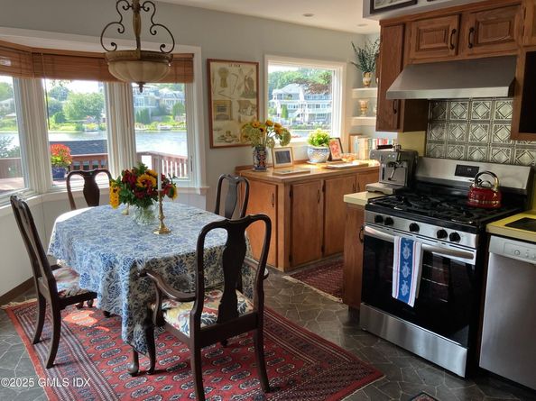 36 Cary Road, Riverside CT 06878