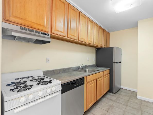 225 St Pauls Ave 1S, Jersey City NJ 07306
