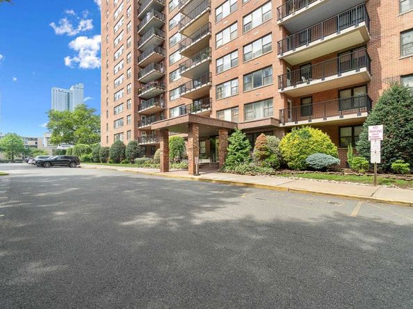 225 St Pauls Ave 1S, Jersey City NJ 07306