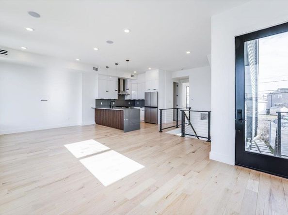 33 Suburbia Ct 1, Jersey City NJ 07305