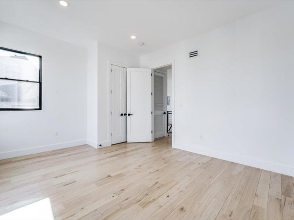 33 Suburbia Ct 1, Jersey City NJ 07305