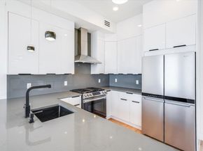 33 Suburbia Ct 1, Jersey City NJ 07305
