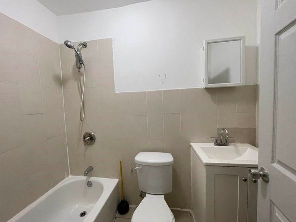 25 Bergen Ave, Jersey City NJ 07305