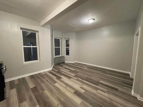 25 Bergen Ave, Jersey City NJ 07305