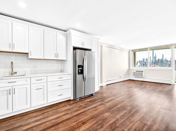 899 Blvd East 4O, Weehawken NJ 07086