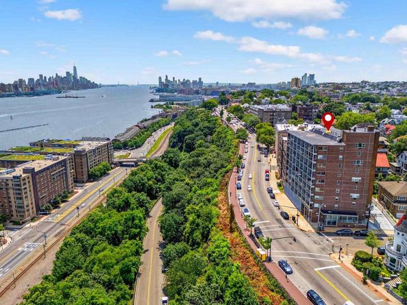 899 Blvd East 4O, Weehawken NJ 07086