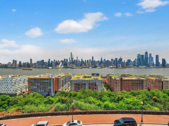 899 Blvd East 4O, Weehawken NJ 07086