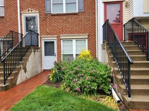 137 Cottonwood St, Jersey City NJ 07305