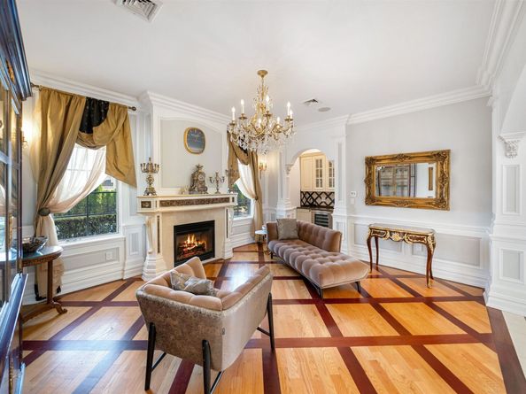 2 Euclid Rd, Fort Lee NJ 07024