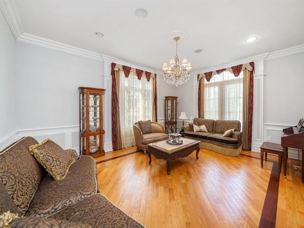 2 Euclid Rd, Fort Lee NJ 07024