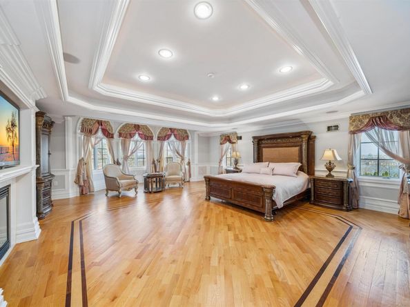 2 Euclid Rd, Fort Lee NJ 07024