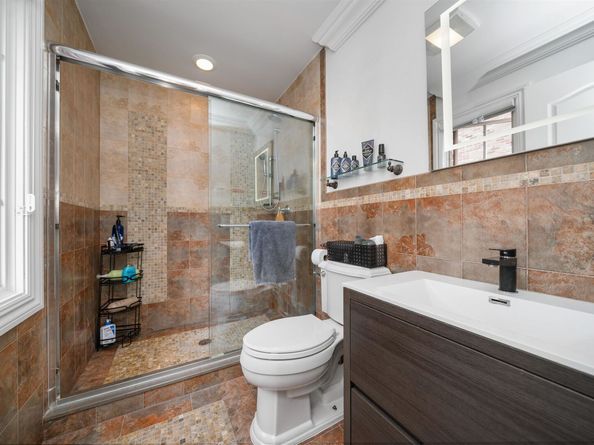 2 Euclid Rd, Fort Lee NJ 07024